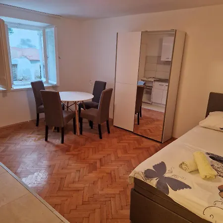 Studio Apartman *